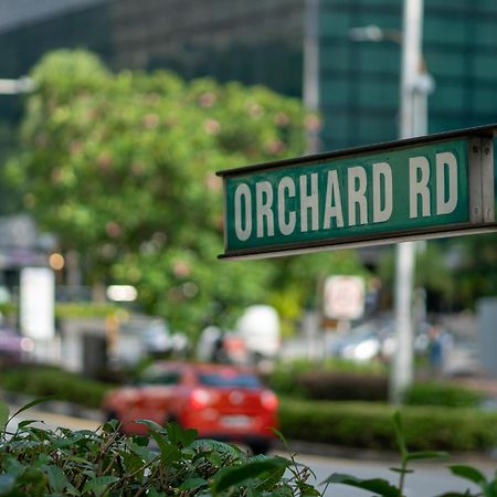 Отель Royal Plaza On Scotts Сингапур Экстерьер фото Orchard Road street sign