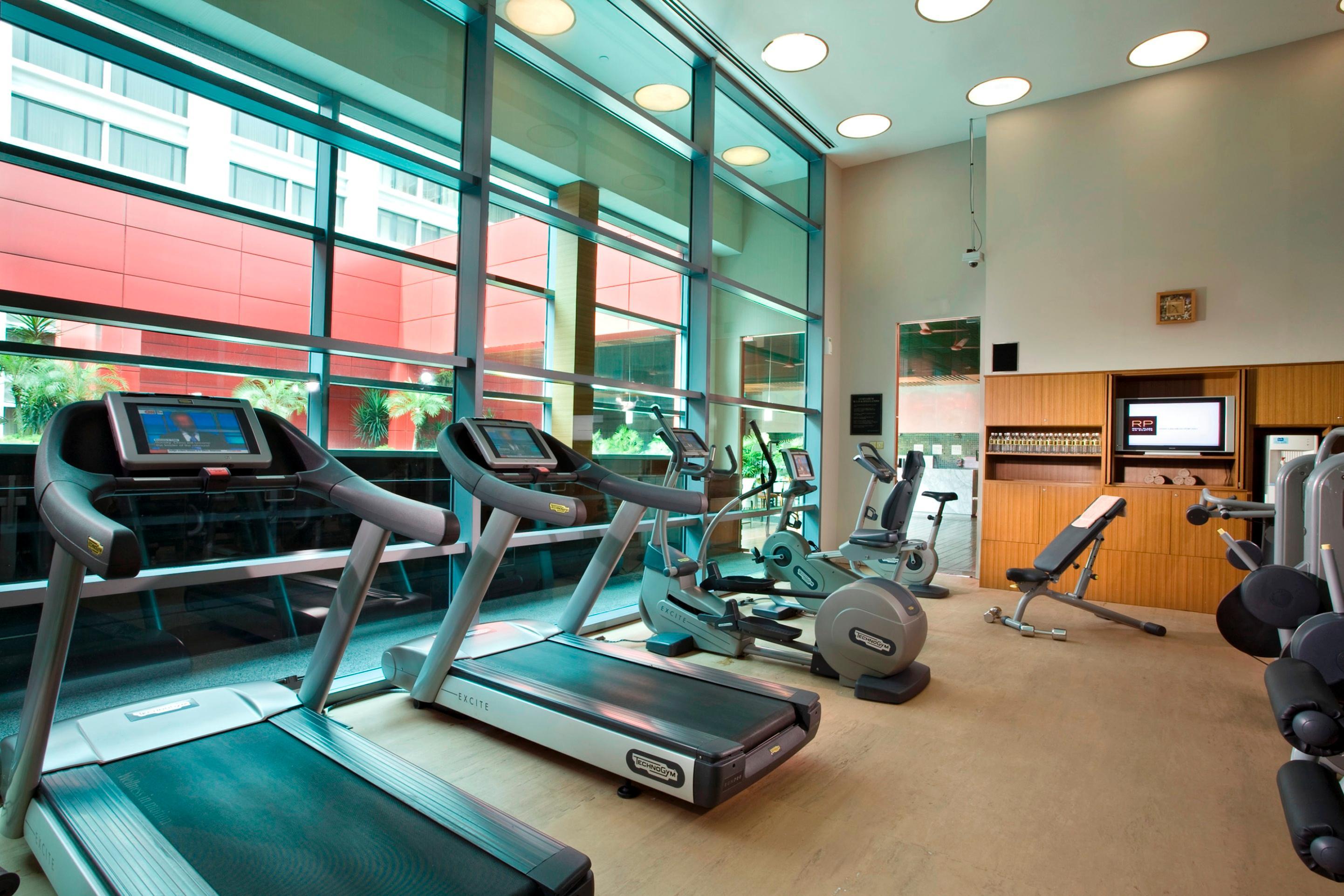 Отель Royal Plaza On Scotts Сингапур Экстерьер фото The gym at the InterContinental London The O2
