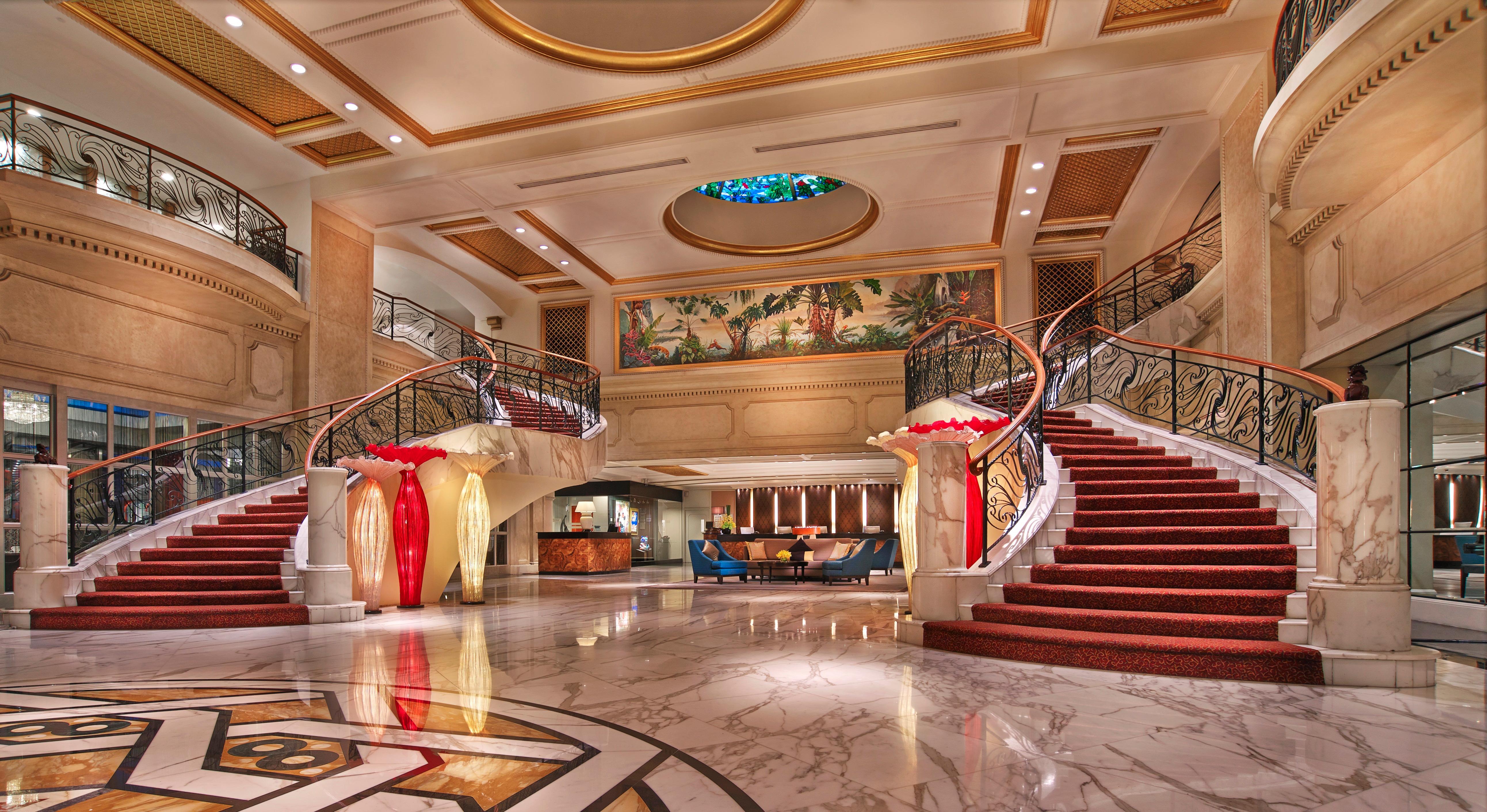 Отель Royal Plaza On Scotts Сингапур Экстерьер фото The lobby of the hotel