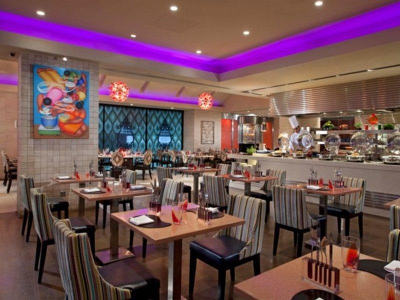 Отель Royal Plaza On Scotts Сингапур Экстерьер фото The restaurant