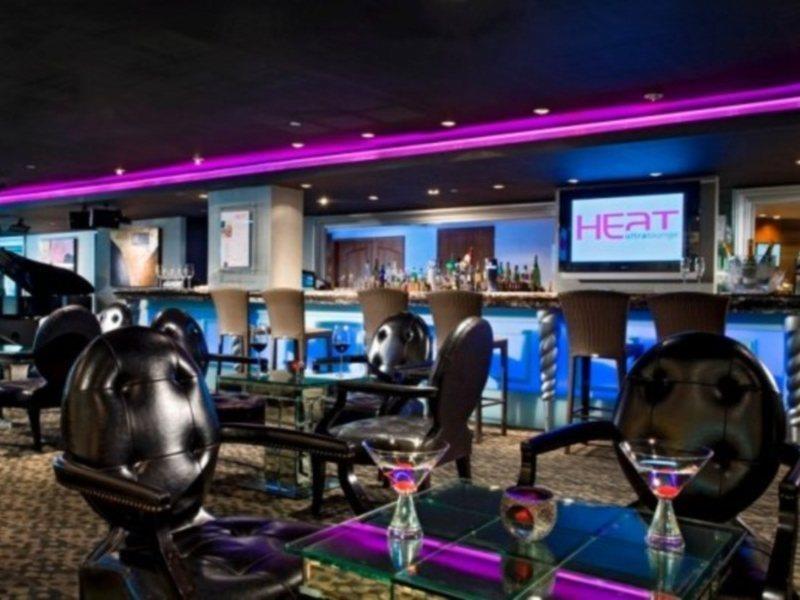 Отель Royal Plaza On Scotts Сингапур Экстерьер фото The nightclub