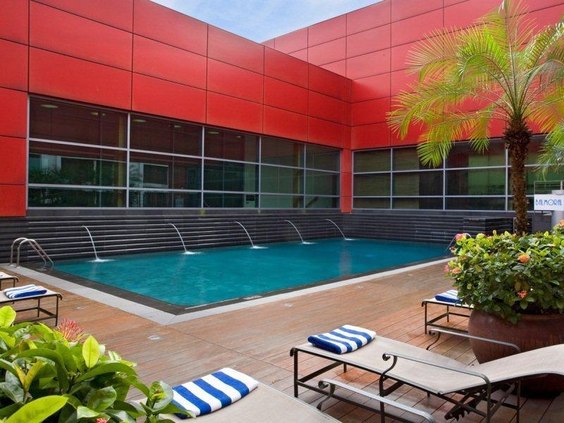 Отель Royal Plaza On Scotts Сингапур Экстерьер фото Pool at the hotel