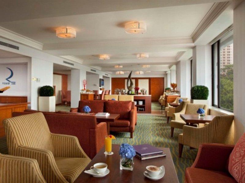 Отель Royal Plaza On Scotts Сингапур Экстерьер фото Club Lounge at the Four Seasons Hotel, Hong Kong