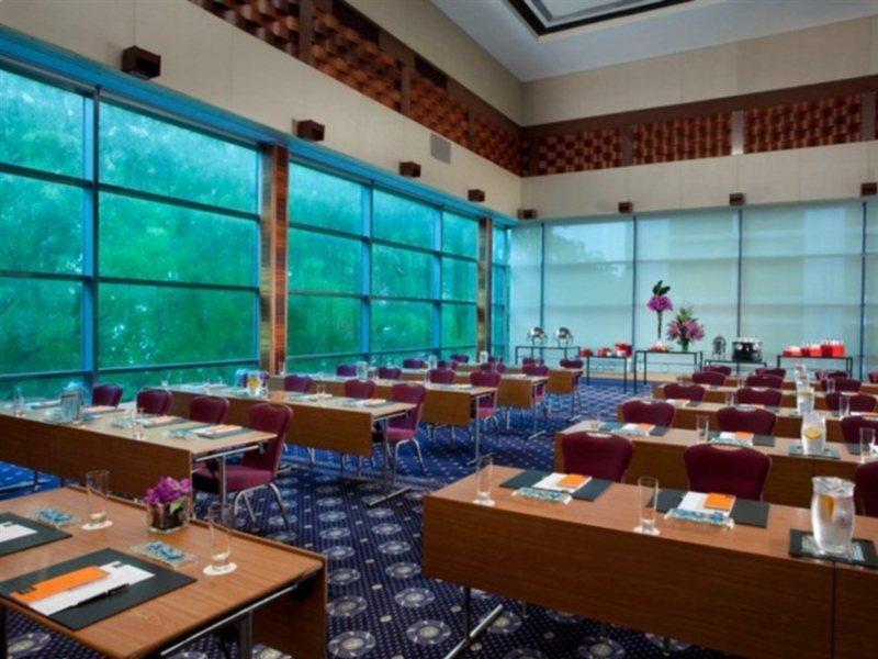 Отель Royal Plaza On Scotts Сингапур Экстерьер фото Meeting room