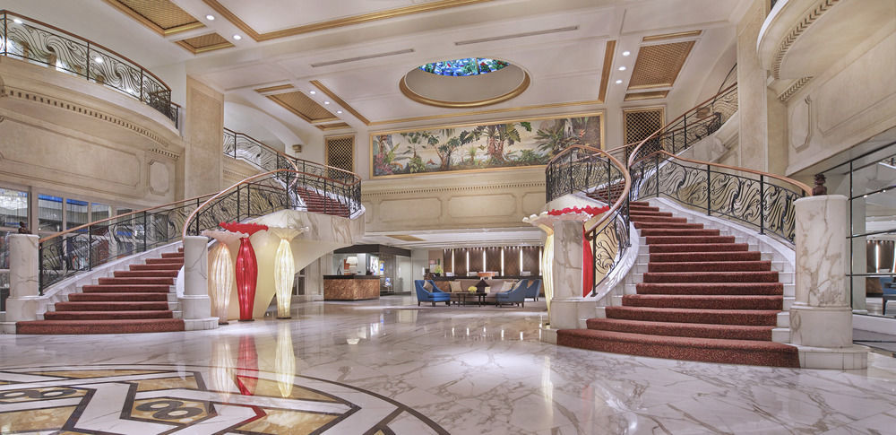 Отель Royal Plaza On Scotts Сингапур Экстерьер фото The lobby of the hotel