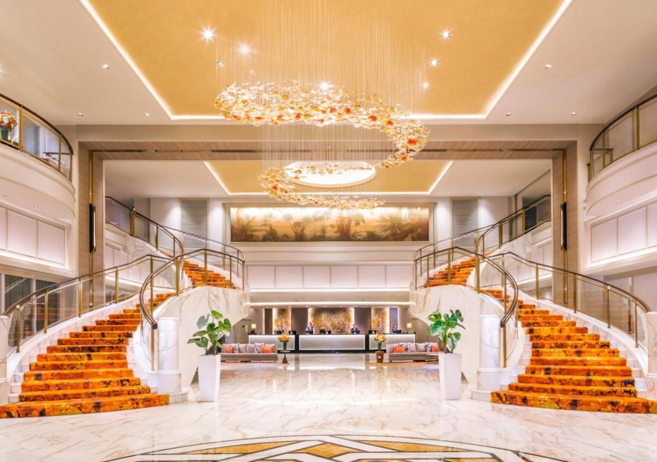 Отель Royal Plaza On Scotts Сингапур Экстерьер фото Lobby